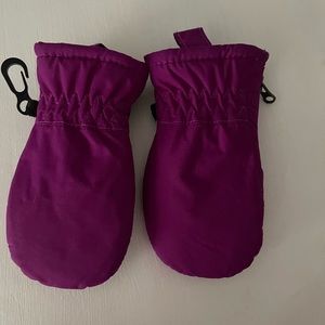 Infant snow mittens
